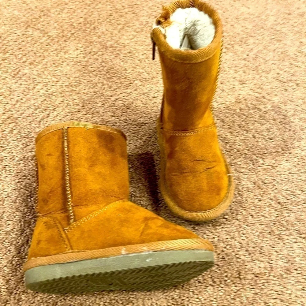 Harpers Canyon Girls Tan Boots Size 5 Faux Sherling Fur on Inside